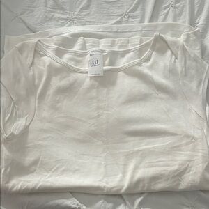 GAP Women's MATERNITY Classic White Short Sleeve Tee NWOT